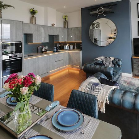 Appartamento Sapphire Seas Whitby Esterno foto