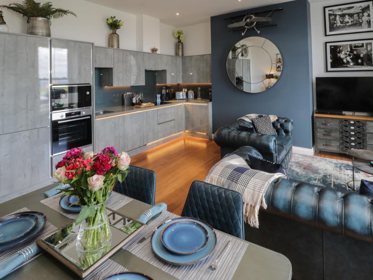 Appartamento Sapphire Seas Whitby Esterno foto