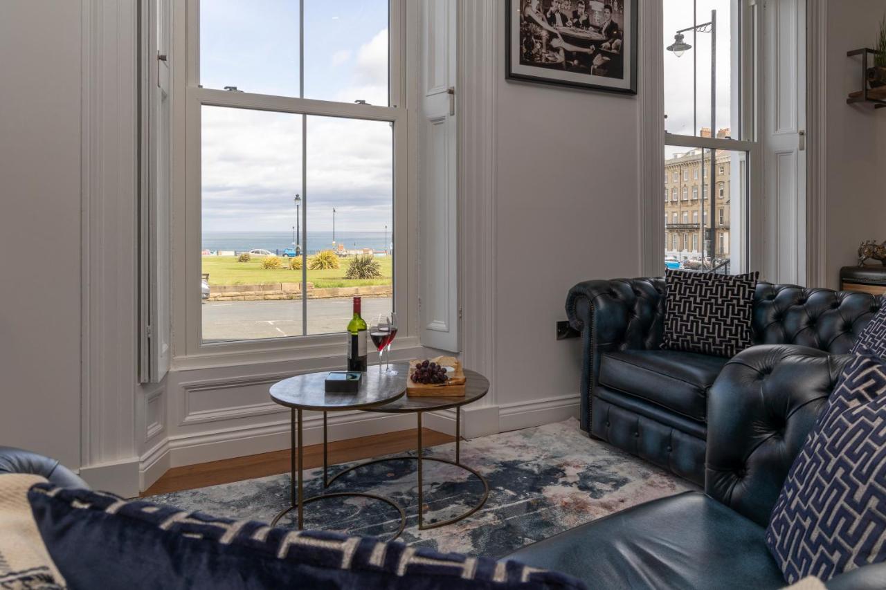 Appartamento Sapphire Seas Whitby Esterno foto