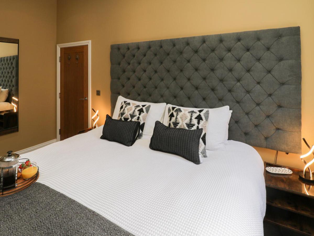 Appartamento Sapphire Seas Whitby Esterno foto