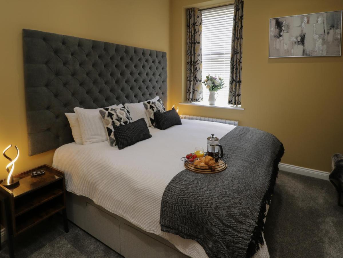 Appartamento Sapphire Seas Whitby Esterno foto