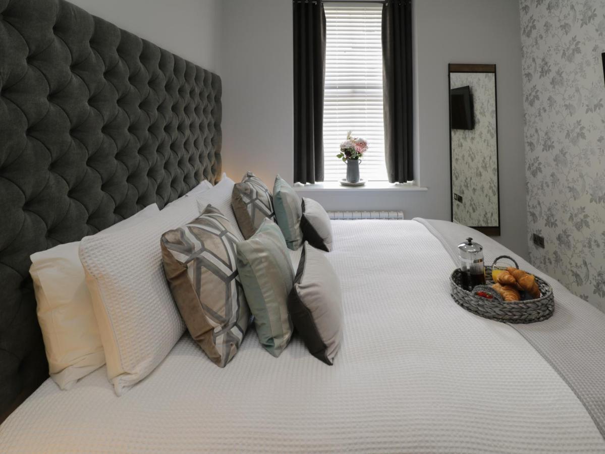 Appartamento Sapphire Seas Whitby Esterno foto