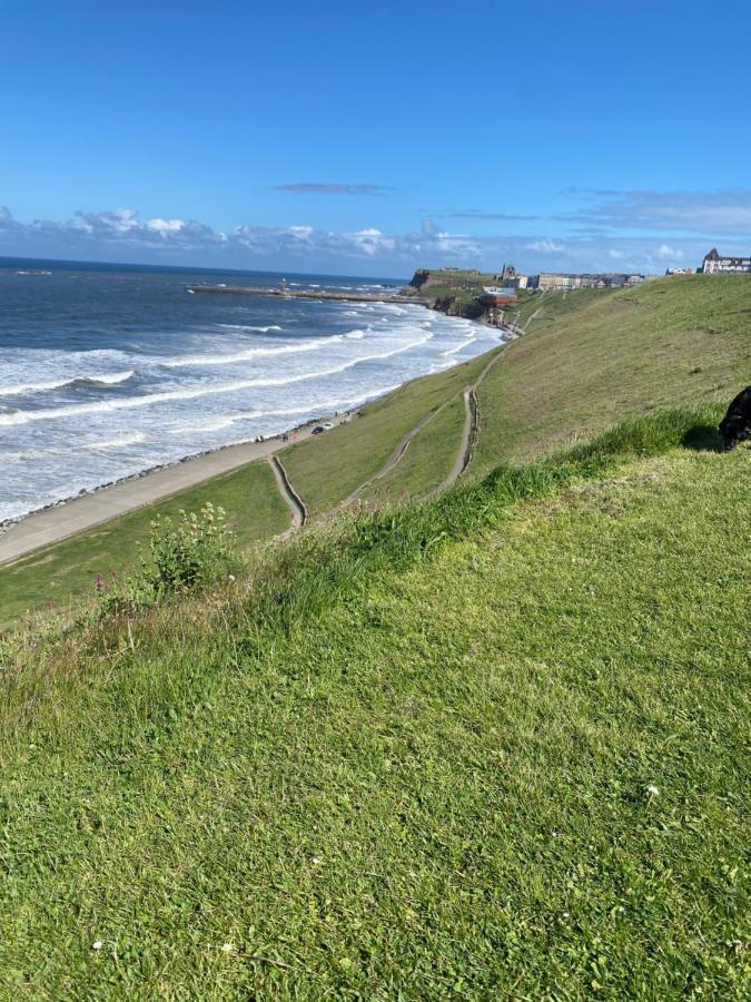 Appartamento Sapphire Seas Whitby Esterno foto
